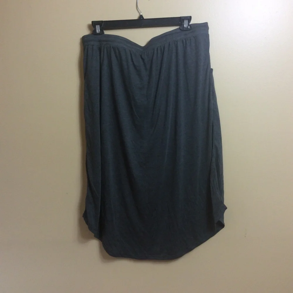 🎈3/$20!  NWOT Shein grey stretch skirt. 4X